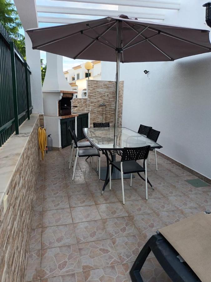 Vivenda Para Ferias Manta Rota Exteriör bild